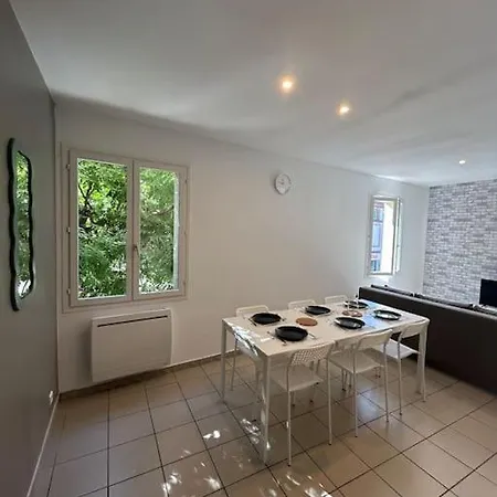 L'adrien Hebrard Parking Facile Apartment *