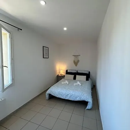 L'adrien Hebrard Parking Facile * Grisolles (Tarn-et-Garonne)